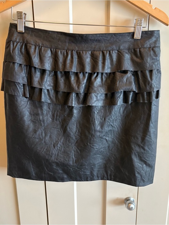 Forever 21 Dresses & Skirts - Forever 21 Black Faux Leather Ruffle Mini Skirt-Size L